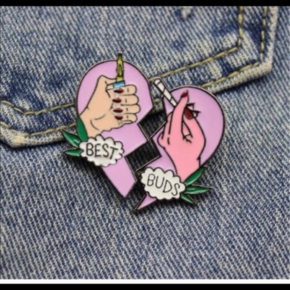 *LAST ONE*Hilarious Best Buds Pin Set - Picture 3 of 7